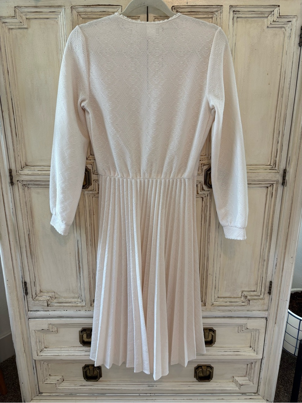 Women's Cream Long-Sleeve Pleated Midi Dress Vintage Montgomery Ward - Picture 2 of 8